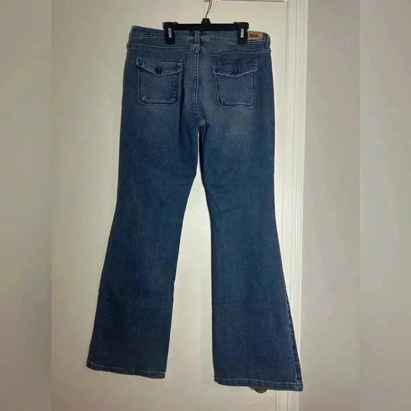 Levi's 545 Med. Wash Denim Jeans Size 10M Low Rise Bootcut Flare Y2K stretchy - Picture 3 of 8